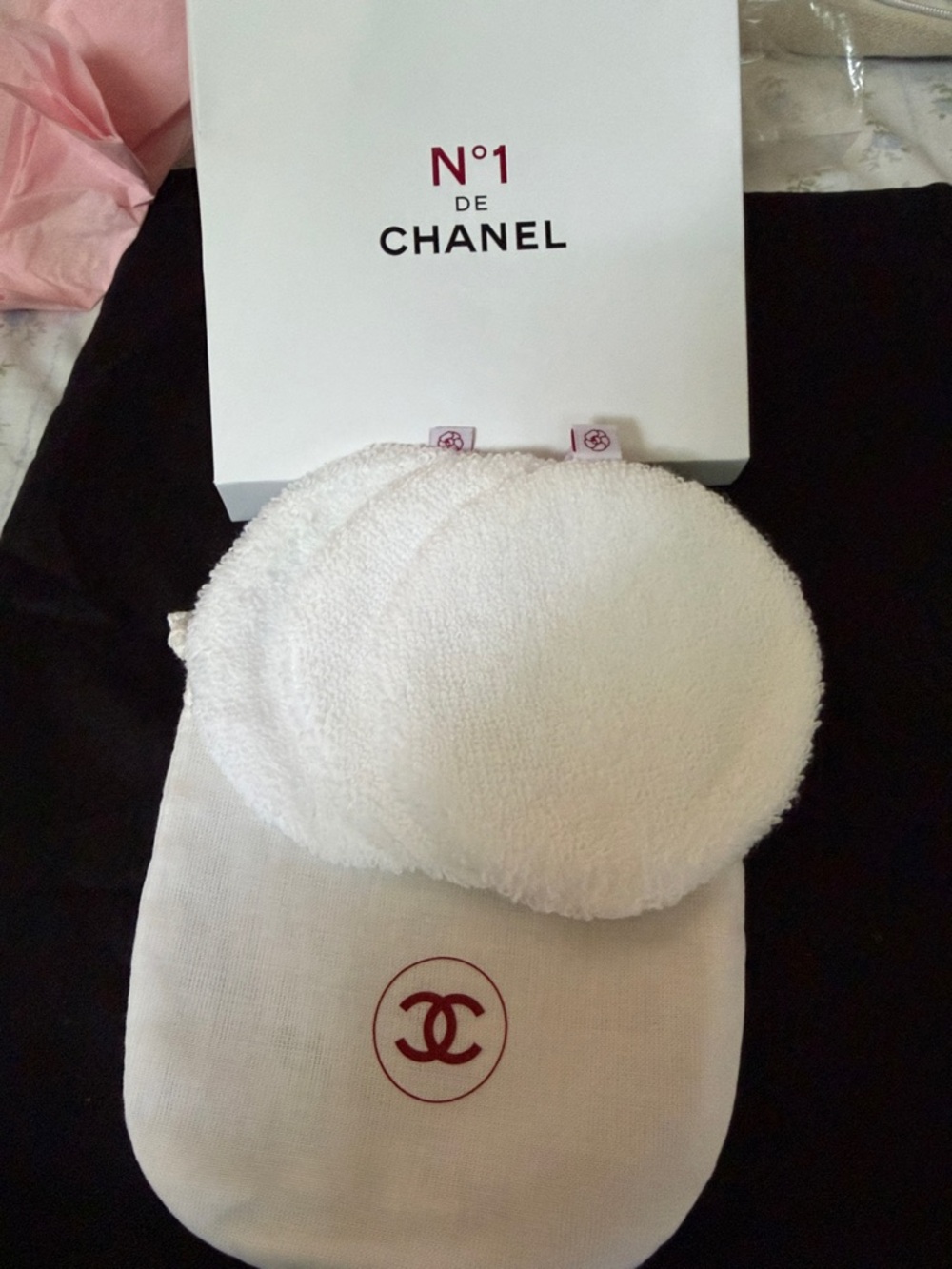 CHANEL White Reusable Terry Makeup Pads with Logo Pouch